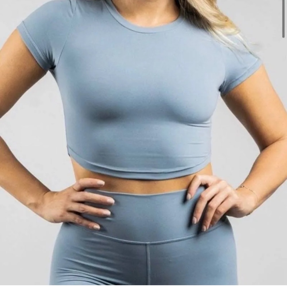 Buffbunny Live Crop in Bondi Blue